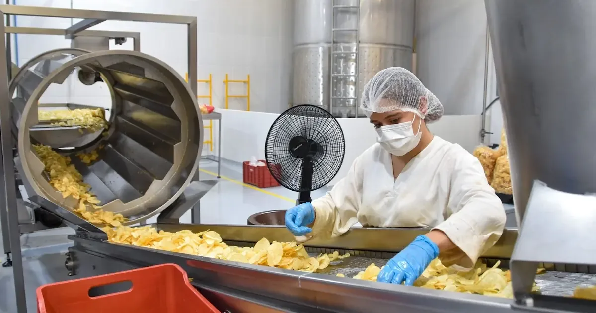 Aguascalientes destaca en empleo, salarios y disminución de pobreza laboral.
