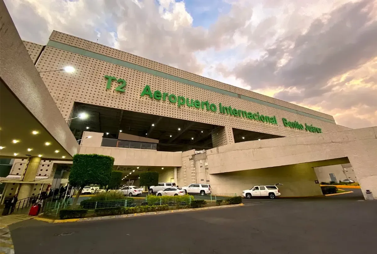Con la adición de 3,000 cajones, el aeropuerto se prepara para el Mundial 2026.