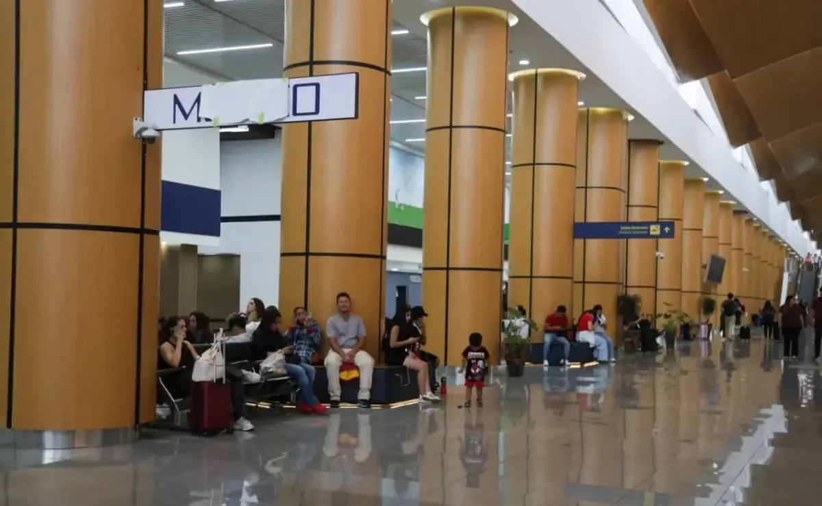 La iniciativa busca fomentar la cultura de protección civil entre trabajadores y pasajeros del aeropuerto.