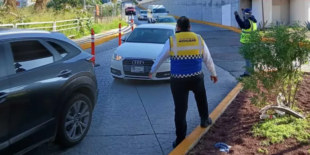 Importantes obras en la autopista México-Querétaro generan cambios viales en Prol. Constituyentes que impactarán el tráfico local.