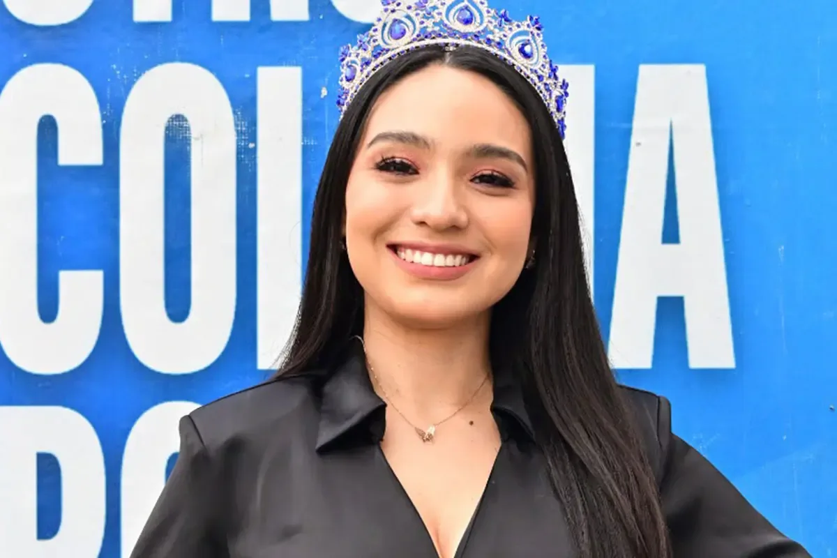 La elección de Akari Galván resalta la representación juvenil en la Feria de Todos los Santos.