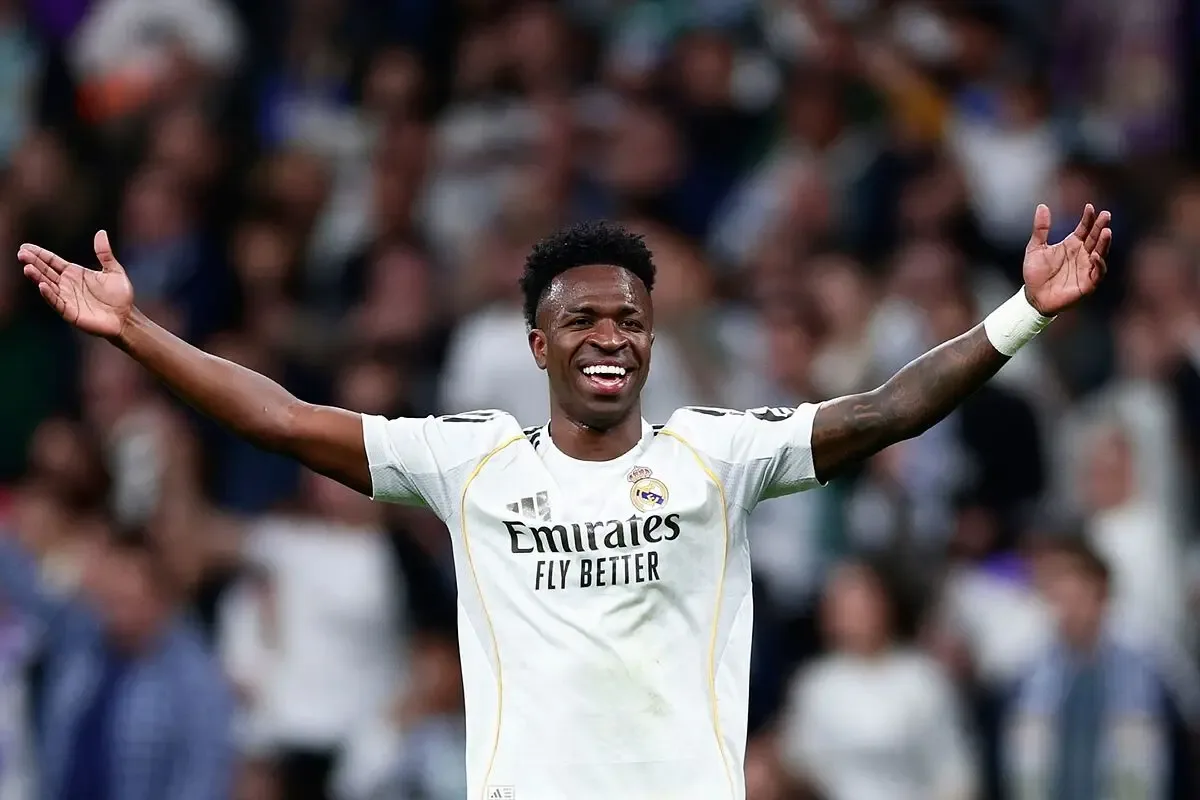 Al-Ahli hace una oferta sorprendente por Vinicius Jr., generando gran expectativa.