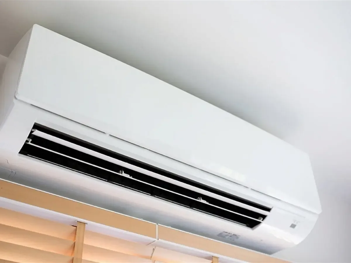 La decisión del alcalde busca proteger a los adultos mayores del intenso calor en Laredo.