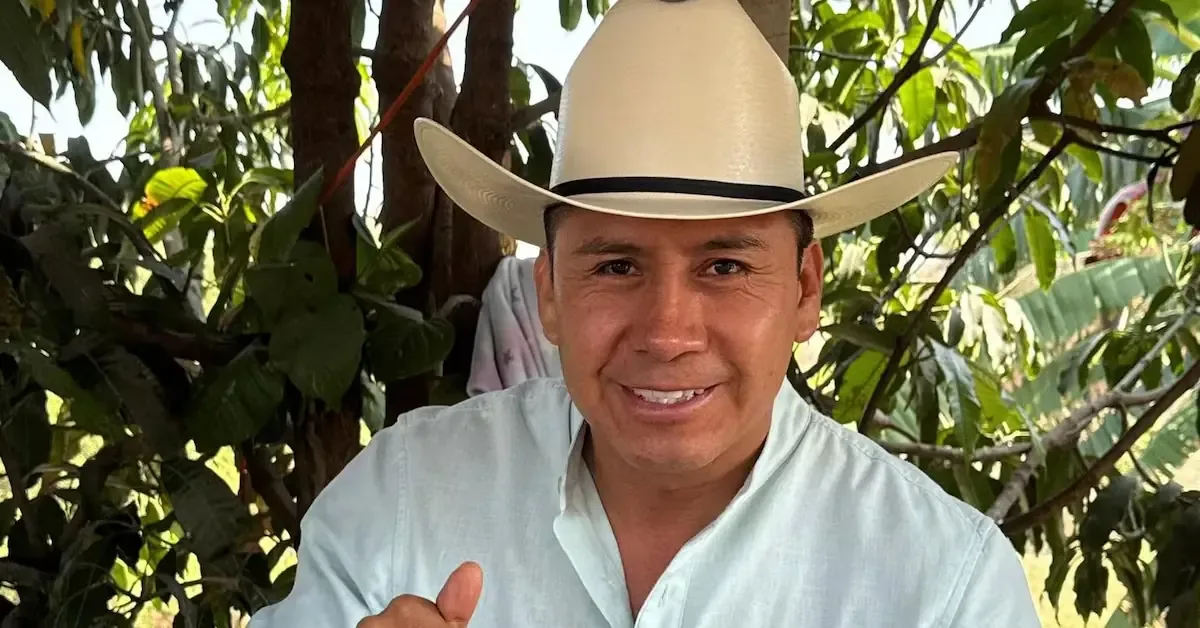 César Figueroa resultó herido en ataque armado; un trabajador también fue lesionado.