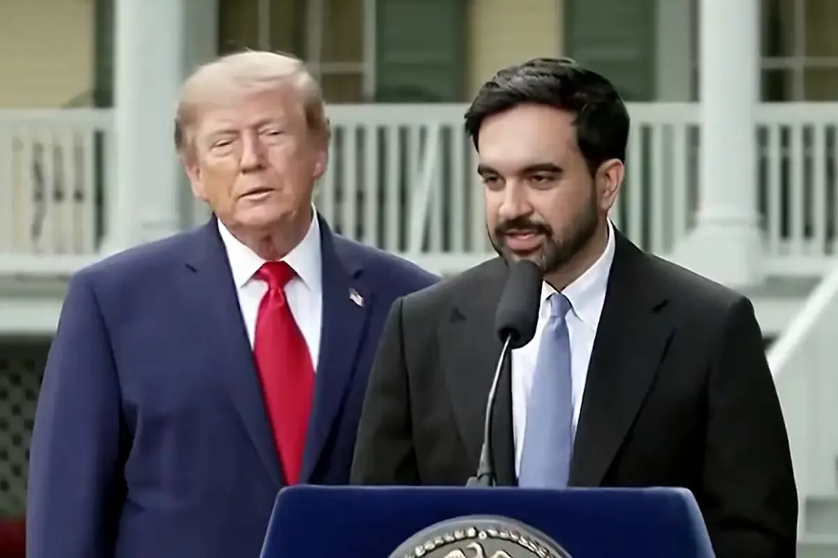 La demanda presentada por el alcalde busca frenar una norma que afectaría a inmigrantes en Nueva York.