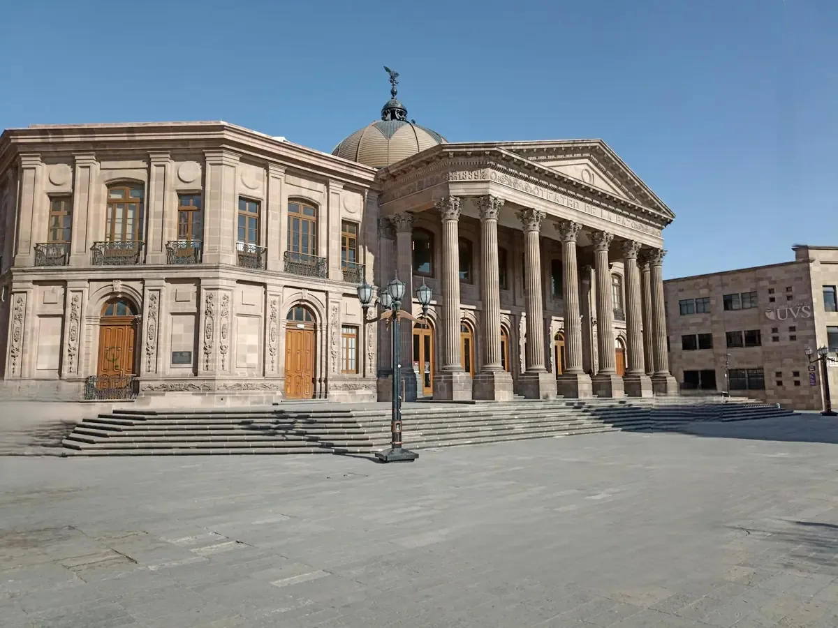 Enrique Galindo Ceballos asegura que más de 300 páginas atacan su administración.