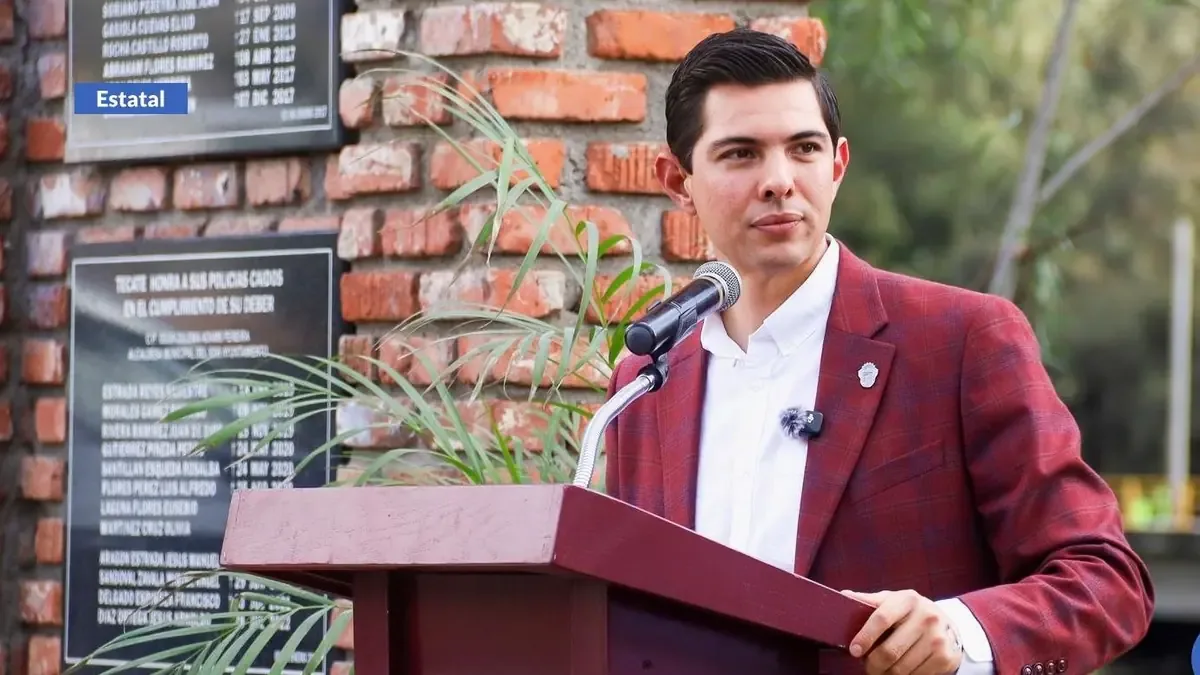 Román Cota Muñoz busca promover inversiones mientras la violencia persiste en el municipio.