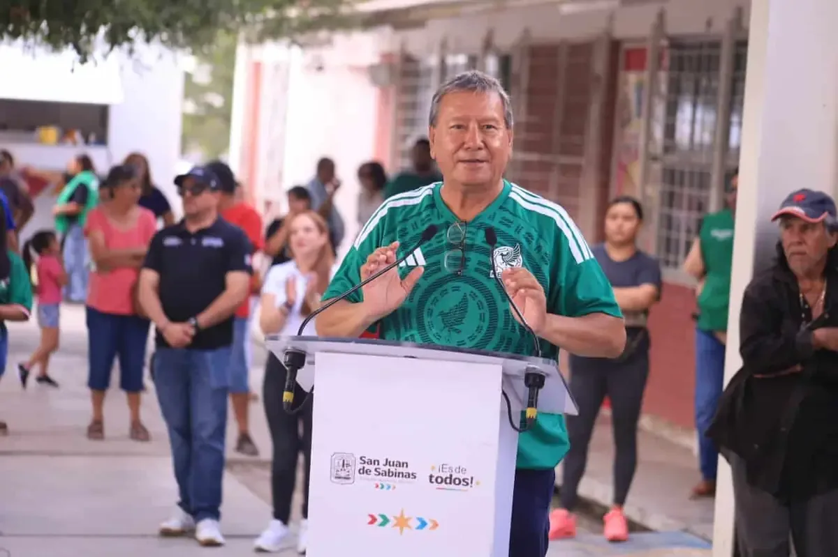 La nueva techumbre mejora la infraestructura educativa en San Juan de Sabinas.