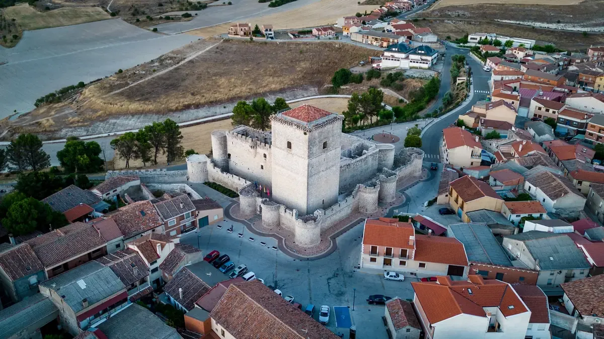 Líderes municipales se reúnen para abordar temas de desarrollo y límites territoriales.