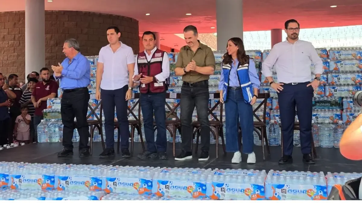 Diversos municipios colaboran para abastecer a las familias afectadas por el desabasto de agua en García.
