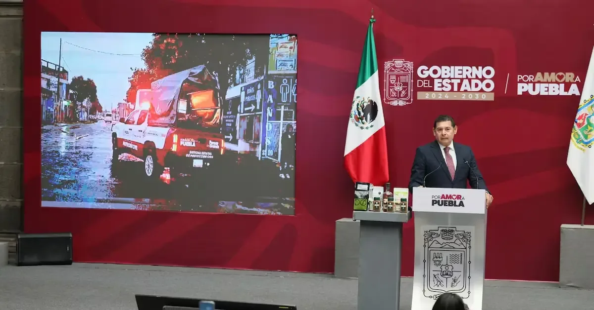 El Gobierno de Puebla destina más de 2.8 millones de pesos a familias perjudicadas en la capital poblana.