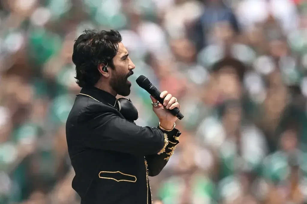 El cantante ofrecerá un concierto gratuito en la Glorieta de La Minerva el 25 de junio, junto a sus hijos y otros artistas.