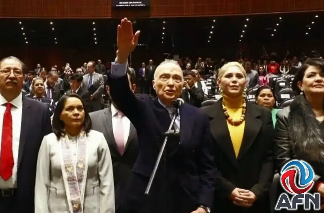Alejandro Gertz Manero durante su protesta como embajador en el Congreso.