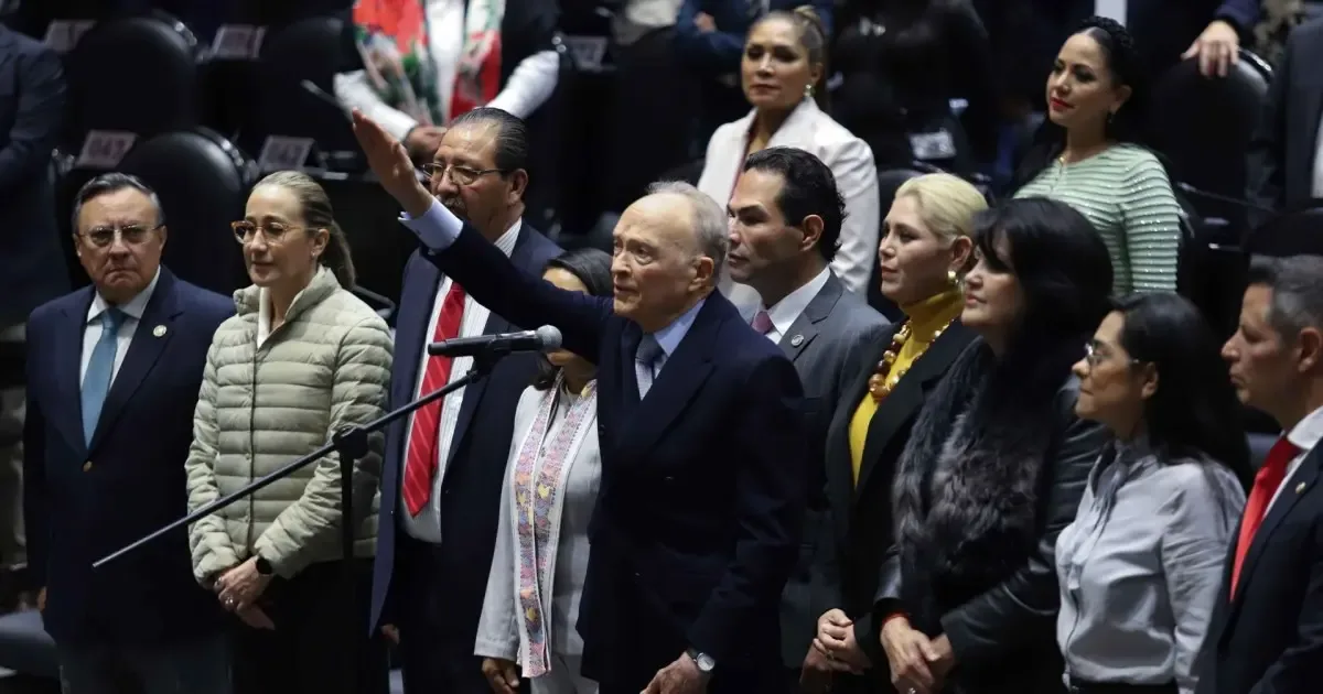 Alejandro Gertz Manero durante su toma de protesta como embajador en el Reino Unido.
