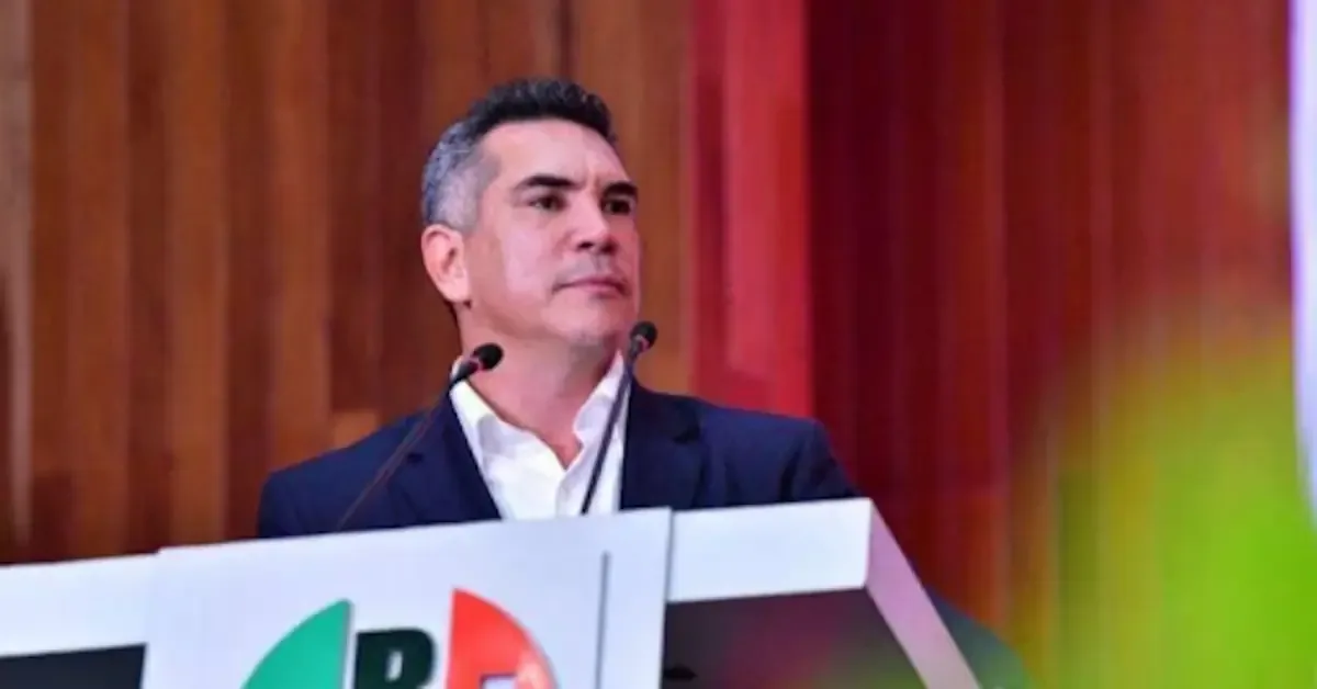 El dirigente del PRI apuesta por fortalecer perfiles internos para las elecciones de 2030.