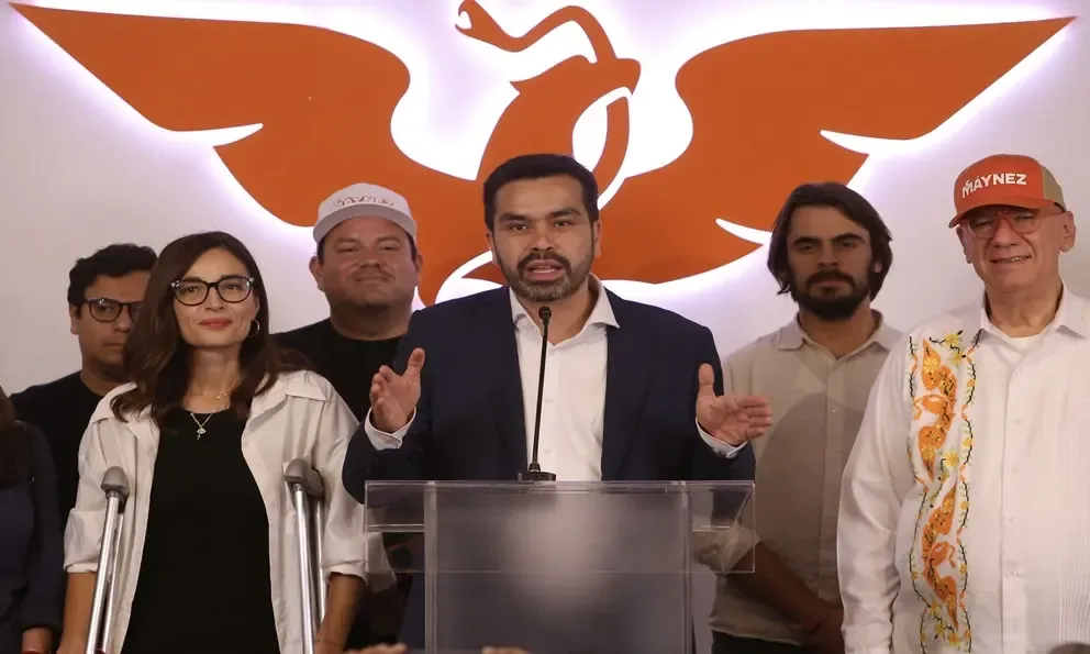 Alejandro Moreno, dirigente del PRI, durante su declaración sobre la reforma electoral.