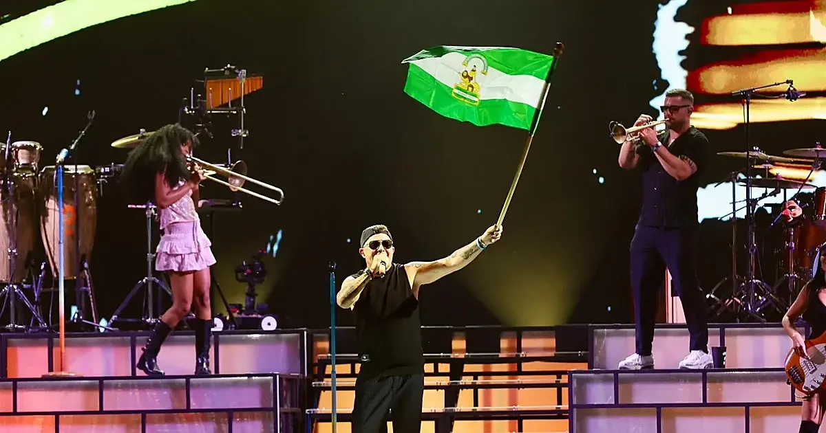 El artista madrileño ofrece un concierto inolvidable en el Estadio La Cartuja, marcando el inicio de su etapa en España.