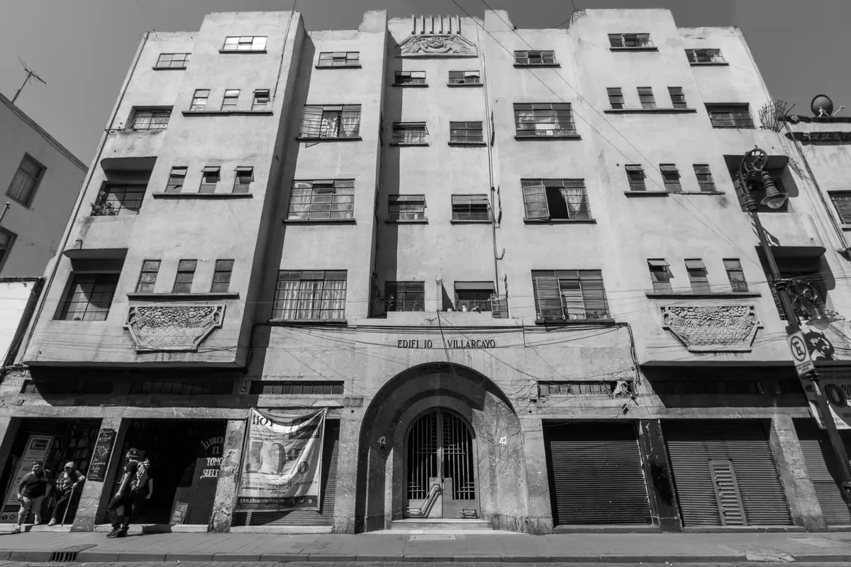 La advertencia de EE. UU. y Canadá genera preocupación sobre la seguridad en edificios gubernamentales.