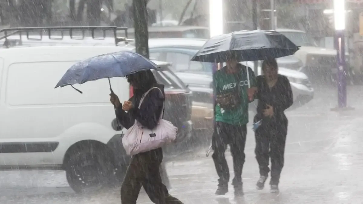 El clima severo afecta gran parte del país con lluvias intensas y temperaturas muy altas.