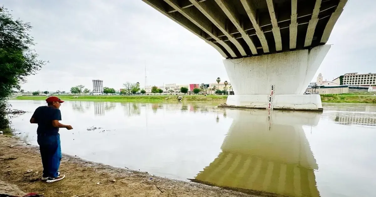 Se pronostican dos crestas del Río Bravo, con riesgos de inundaciones en áreas recreativas y vialidades cercanas.