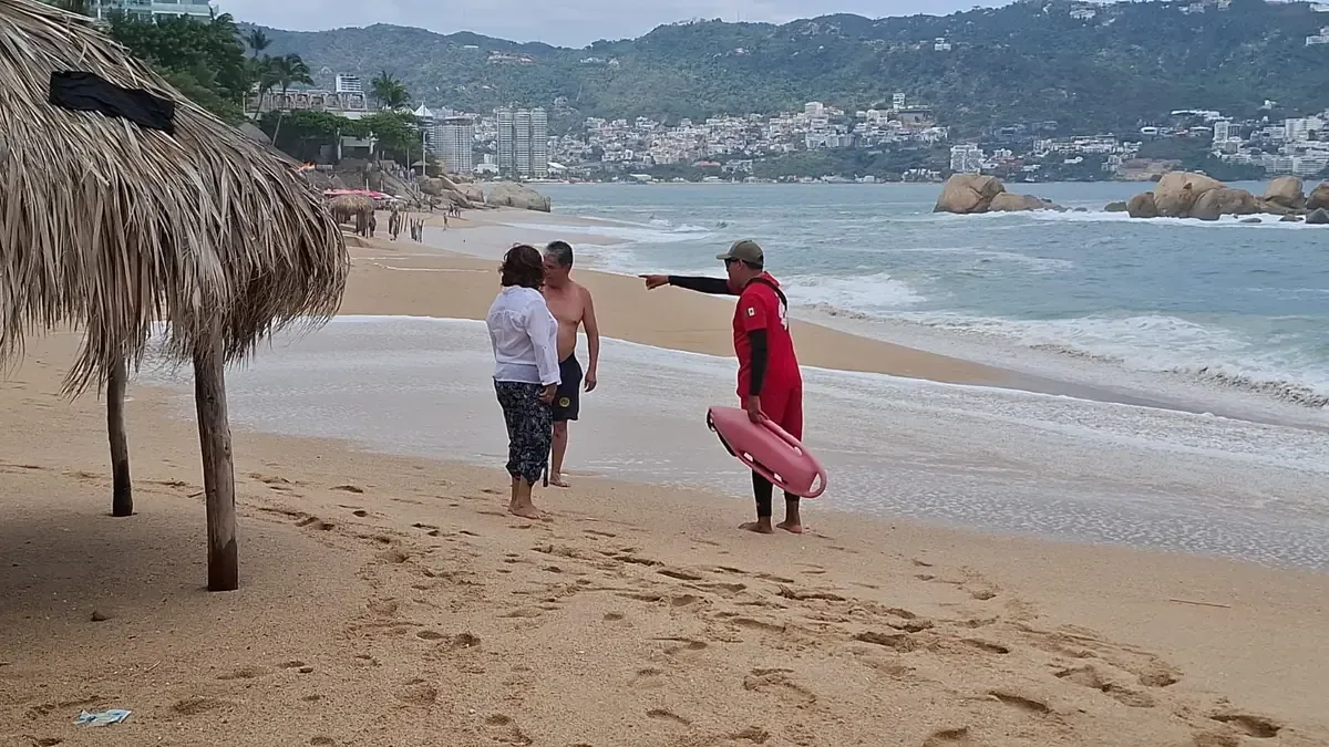 Se recomienda a la población evitar actividades acuáticas en playas locales.