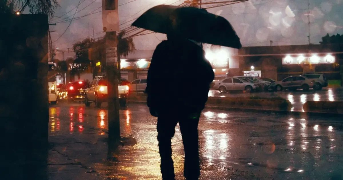 Protección Civil advierte sobre riesgos de deslaves e inundaciones.