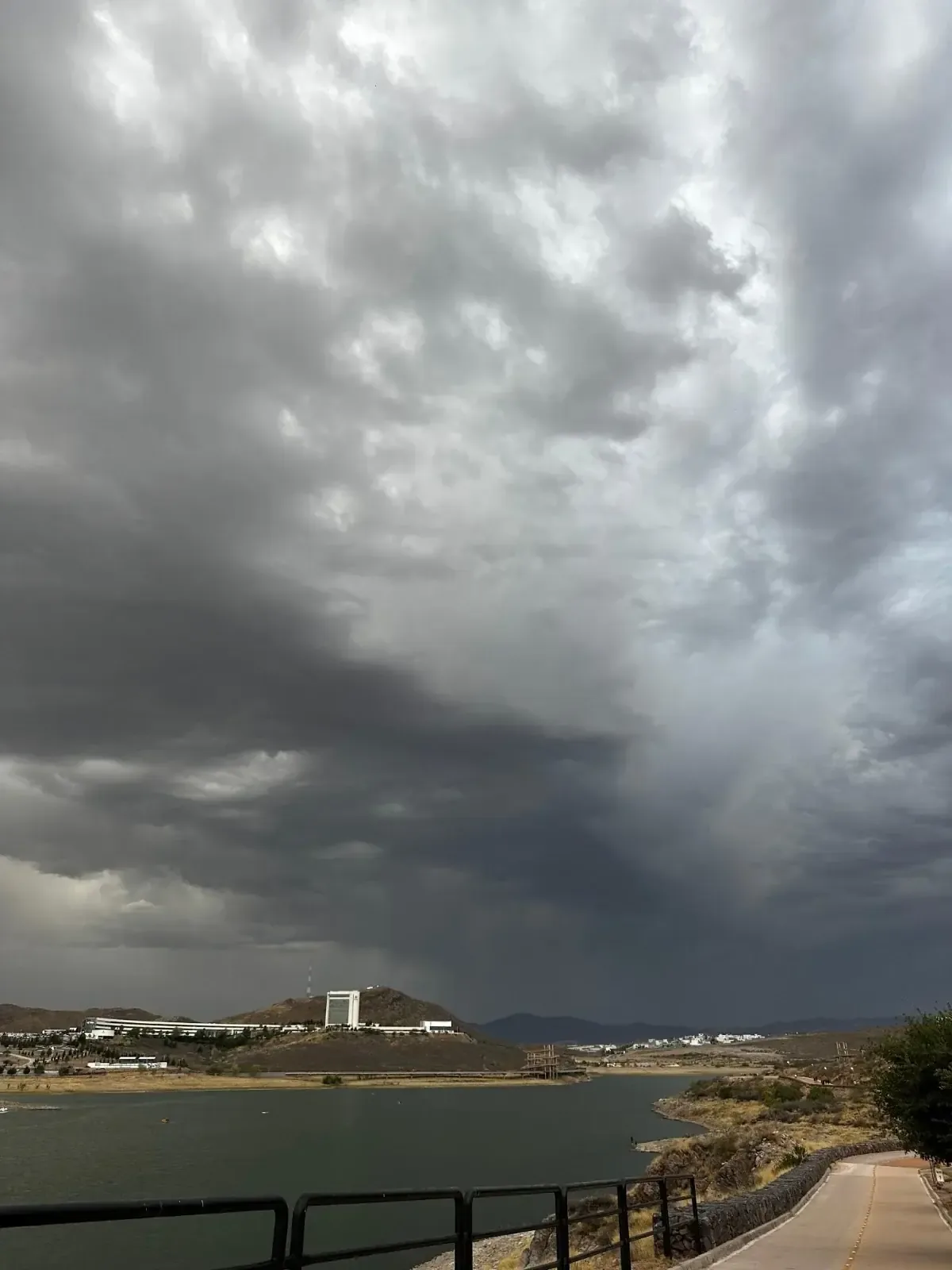 Las precipitaciones generarán riesgos por encharcamientos y actividad eléctrica en varias regiones.