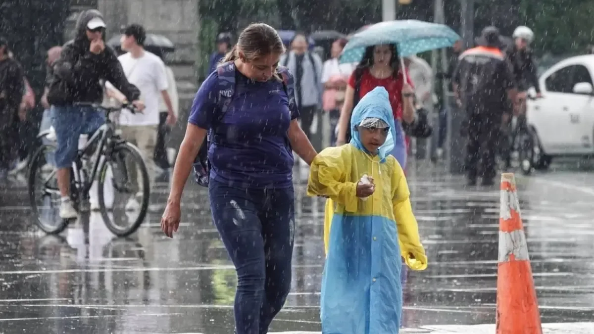 El SMN advierte sobre tormentas eléctricas y temperaturas calurosas hoy.