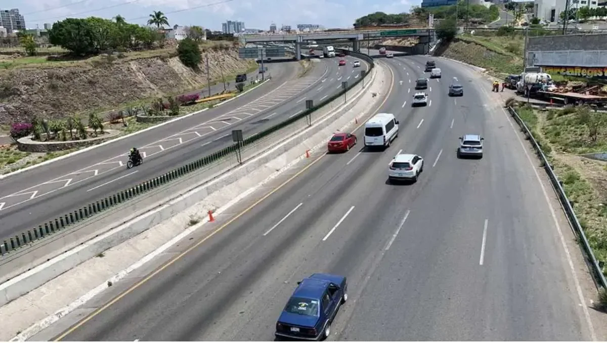 Mantente informado sobre las condiciones viales y posibles incidentes en esta importante ruta.