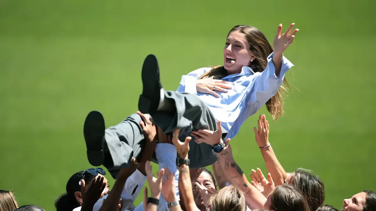 La futbolista española se despide del club blaugrana, donde dejó una huella imborrable.