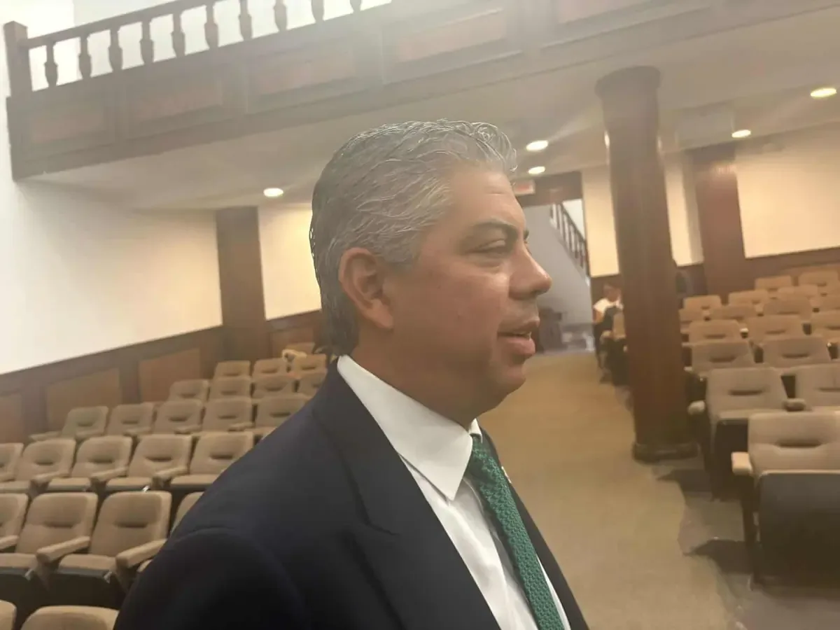 El legislador destaca la importancia de la cohesión interna y la apertura al diálogo ciudadano.