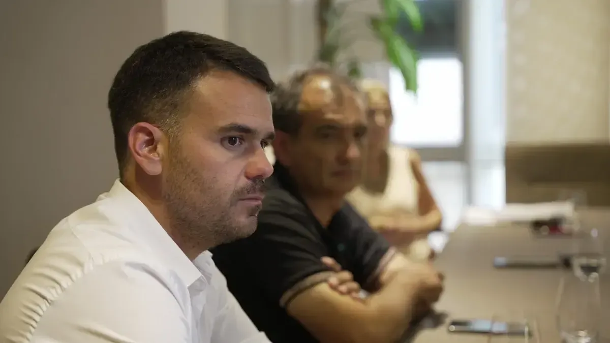 Varios candidatos se presentan sin alianzas; el oficialismo se mantiene firme.