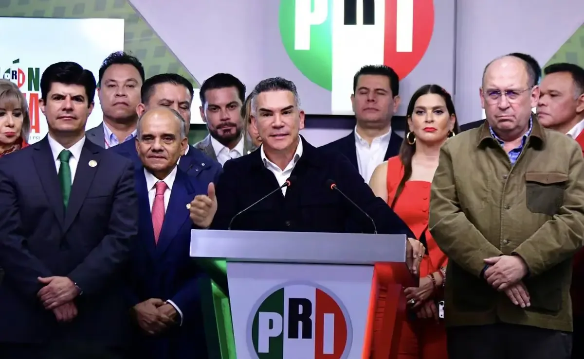 Moreno Cárdenas, presidente del PRI, acusa a López Obrador de formar alianzas con criminales durante su sexenio.