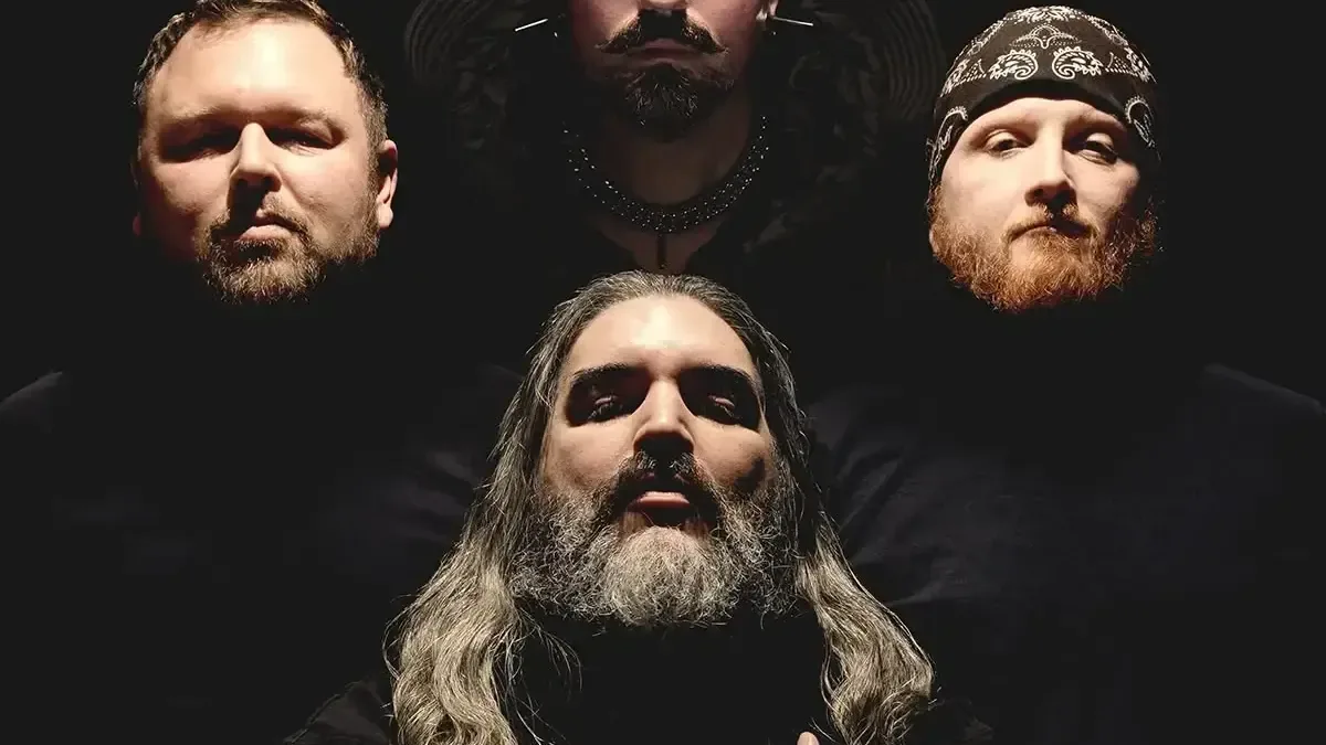 La icónica banda de deathcore celebra el apoyo de sus fans con un nuevo lanzamiento.