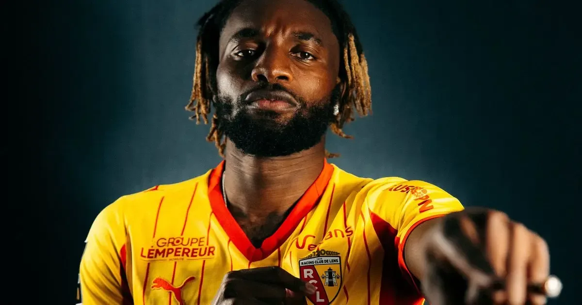 Allan Saint-Maximin durante su presentación en el Lens tras dejar América.