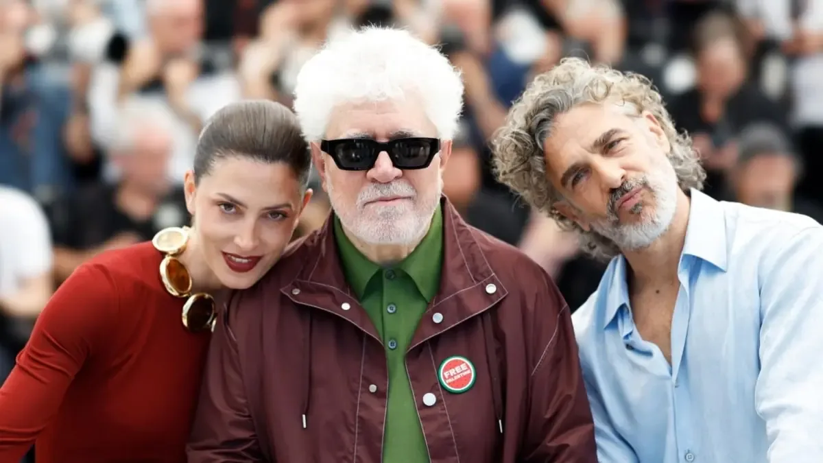 El director español destacó la responsabilidad política de los artistas en Cannes, criticando a Trump y Netanyahu.