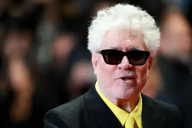 La proyección de la nueva película del director español recibió una ovación de ocho minutos en Cannes.