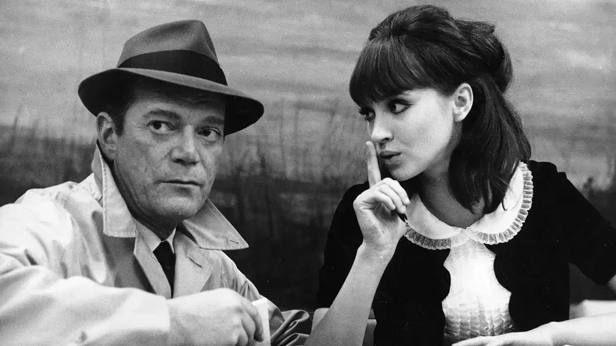 El clásico de Jean-Luc Godard resurge, ofreciendo una crítica a la sociedad actual a través de una narrativa sin efectos especiales.