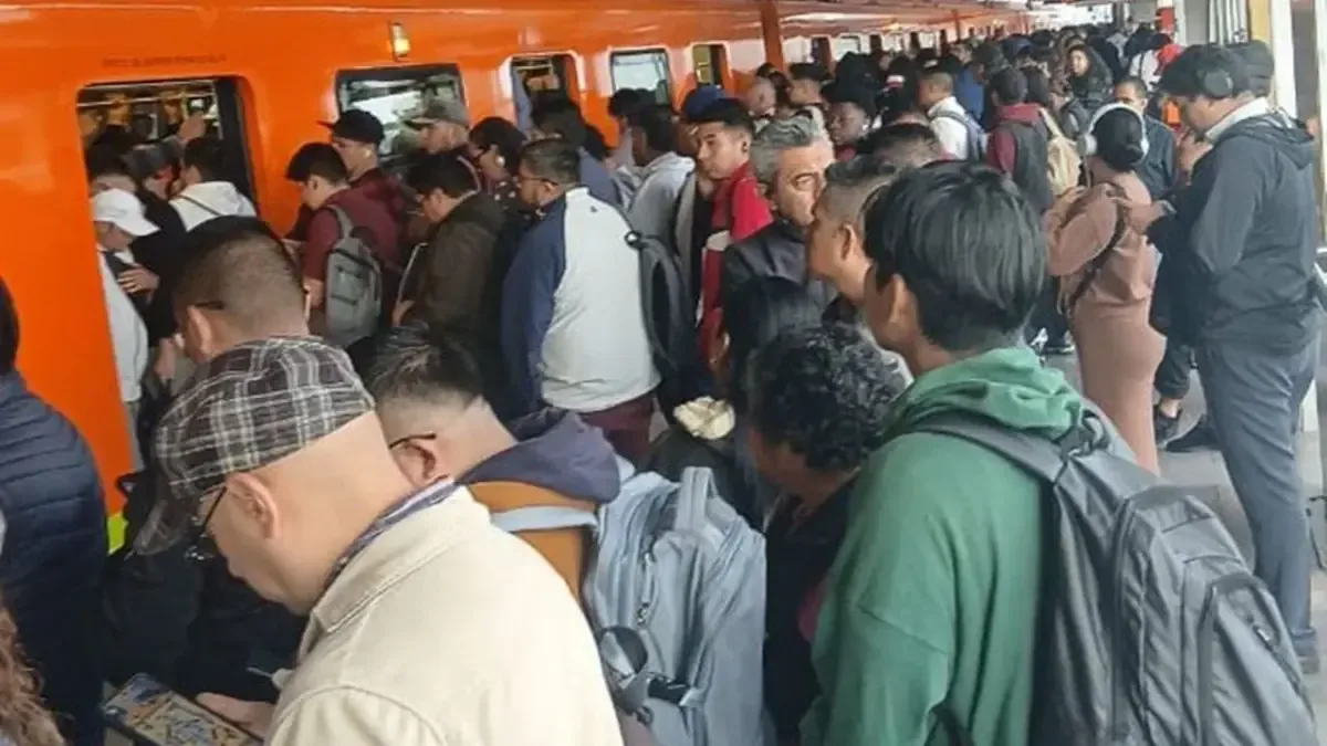 Alta congestión en varias líneas del Metro debido a restricciones vehiculares por contaminación.