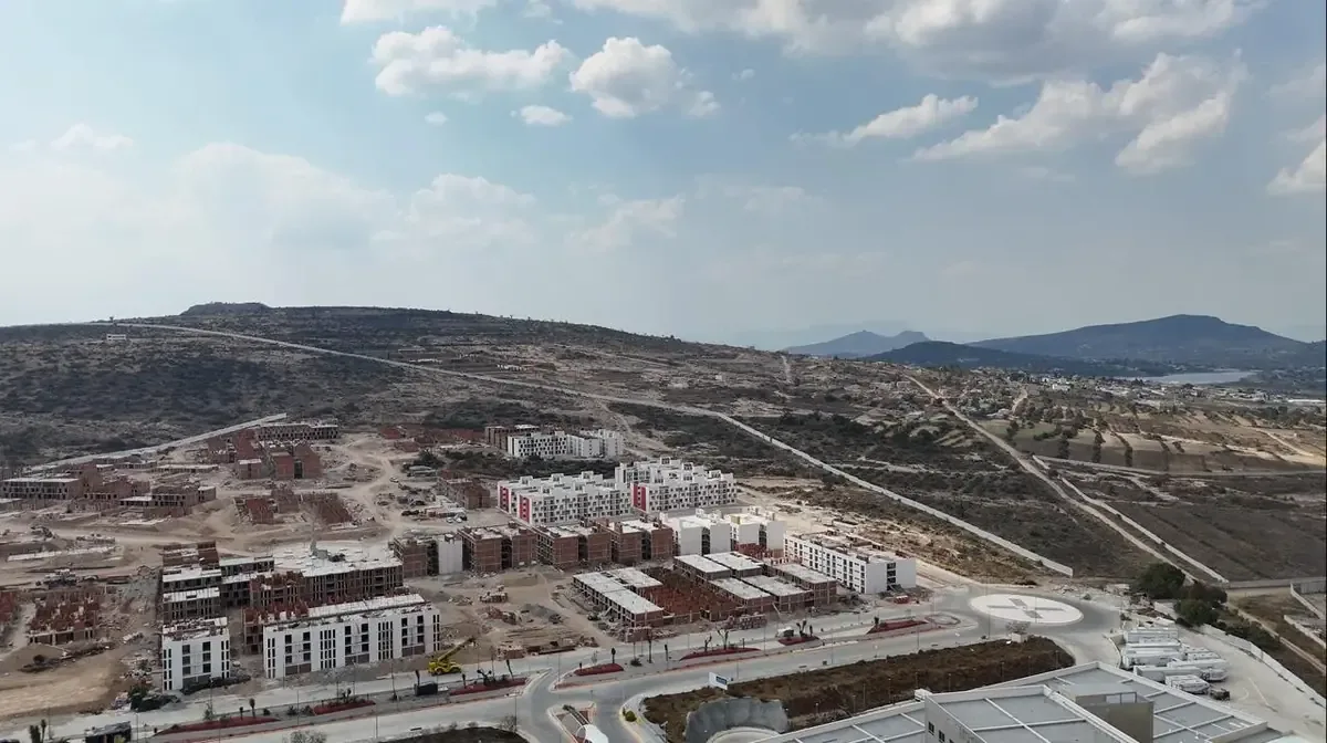 La planeación de movilidad es clave ante la construcción de más viviendas en San Agustín Tlaxiaca.