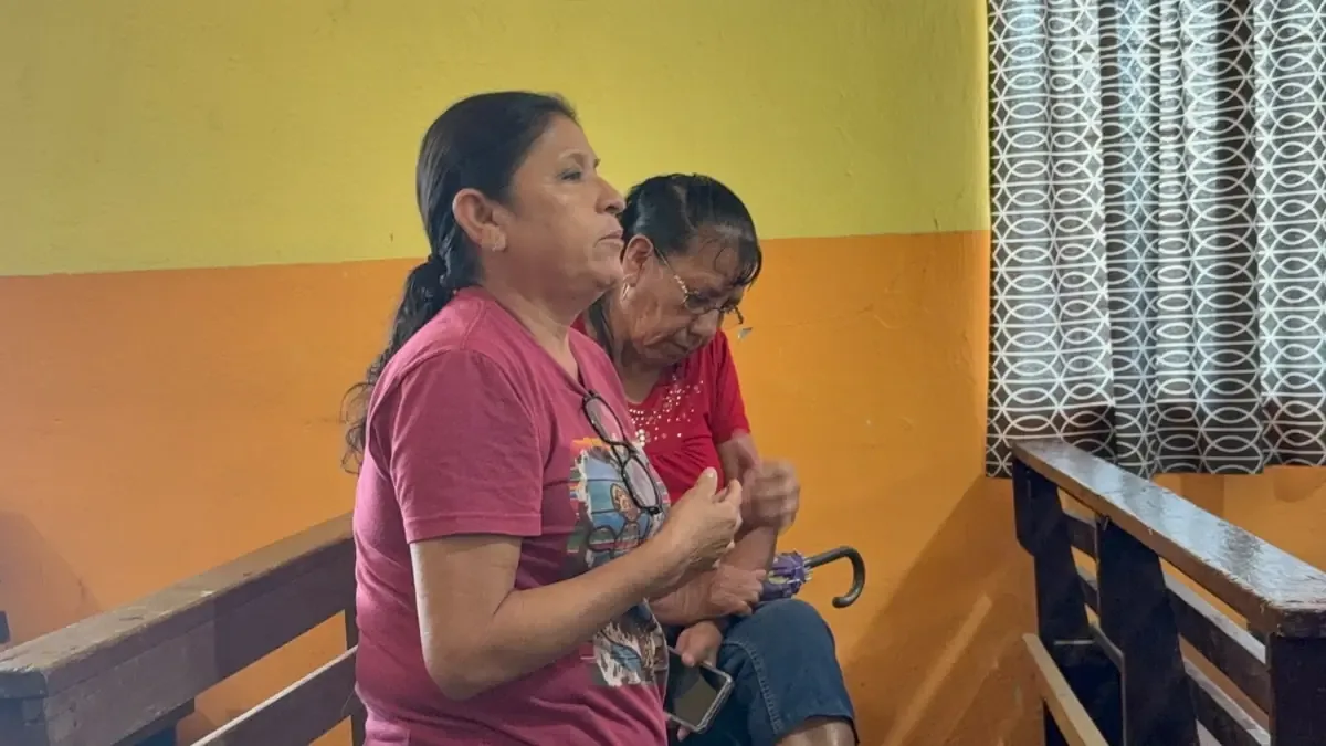 Las mujeres del ejido exigen soluciones ante el desabasto de agua en sus hogares.