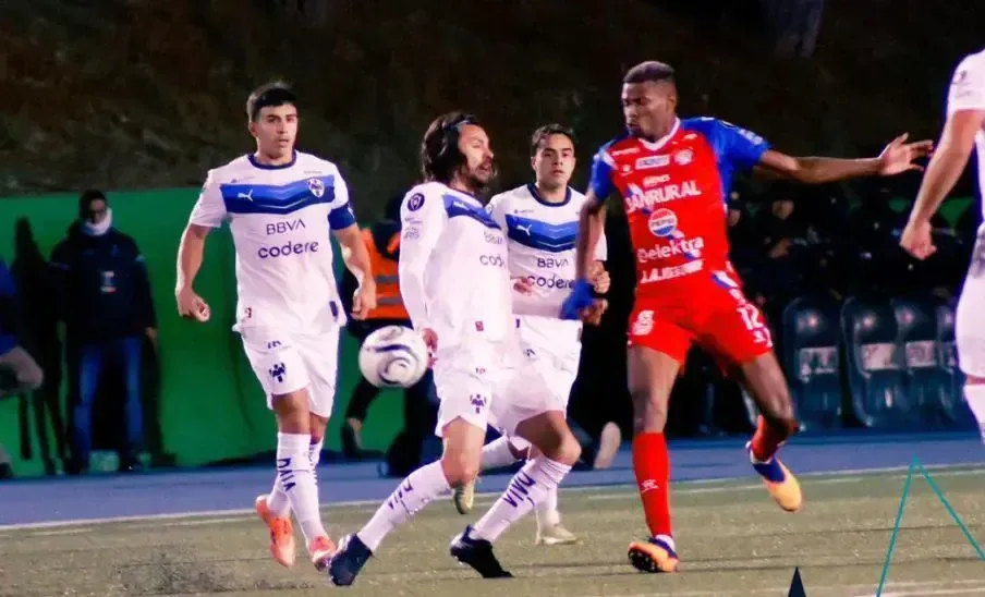 Ambos equipos buscan asegurar su pase a octavos de final tras un empate en el partido de ida.