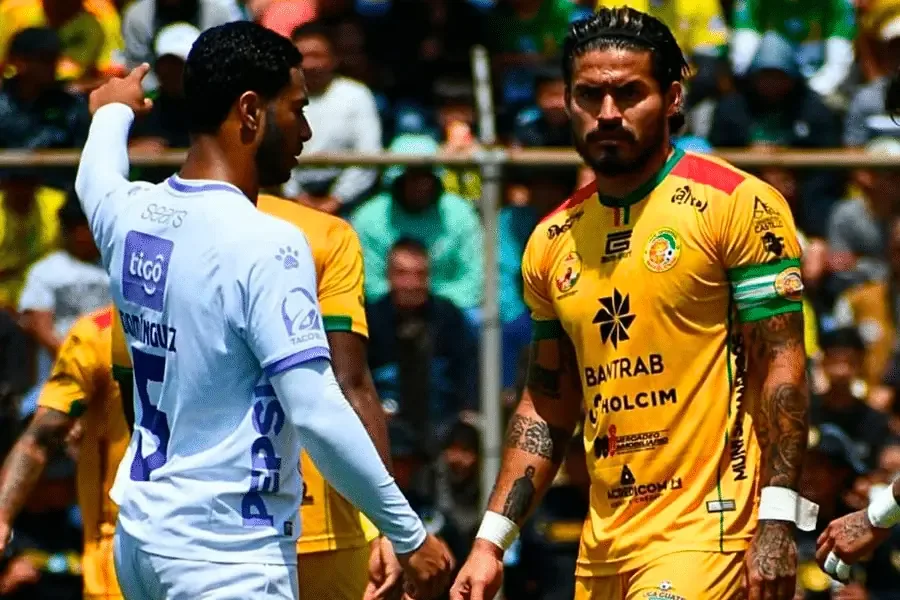 Ambos equipos luchan por evitar el descenso en un partido decisivo.