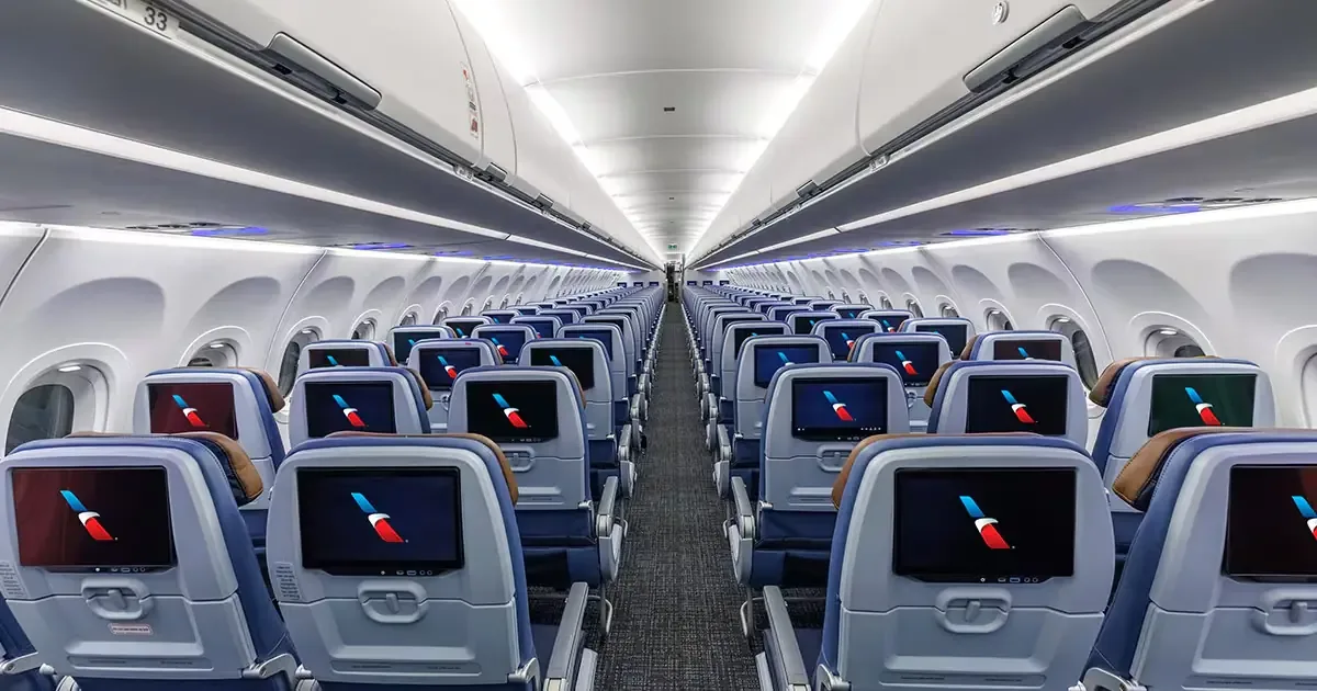 La aerolínea invertirá en la experiencia a bordo al incorporar pantallas 4K en asientos y ampliar la clase premium.