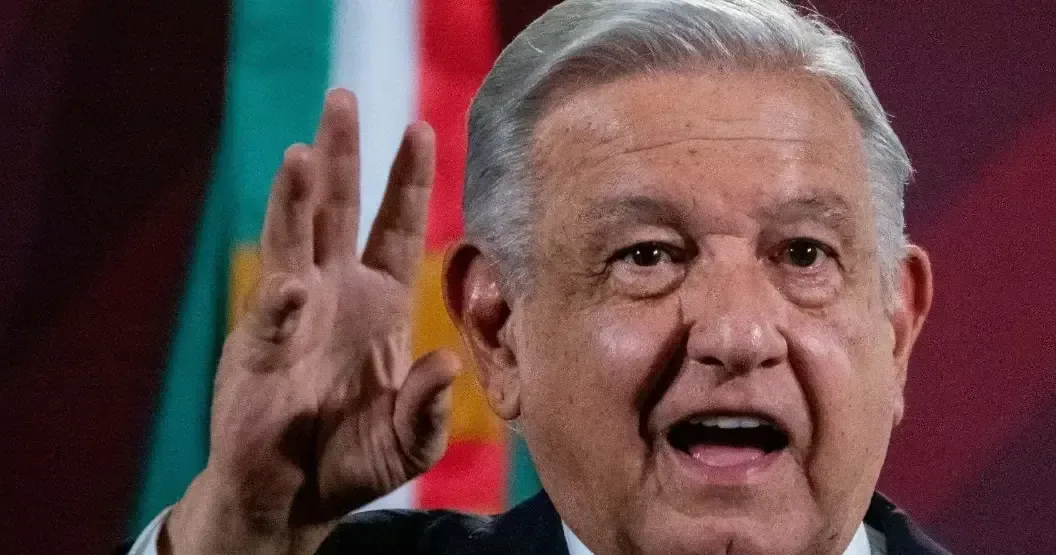 López Obrador complica la relación gubernamental con EE. UU. y desafía a Claudia Sheinbaum con sus recientes declaraciones.
