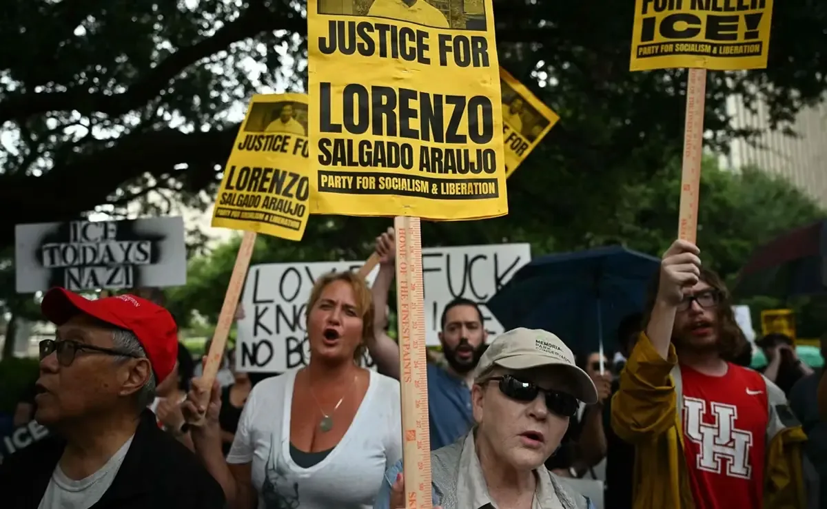La organización pide la disolución del ICE tras documentar acciones abusivas y detenciones arbitrarias.