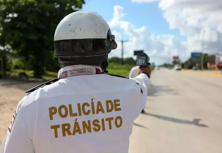 Amonestaciones en Cancún por exceso de velocidad durante operativos viales.