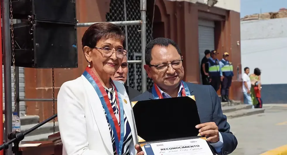 La nueva alcaldesa destaca por su trayectoria política y compromiso comunitario.
