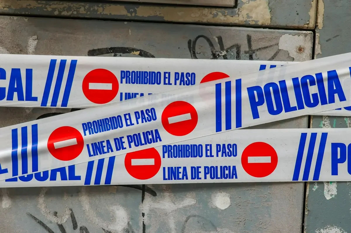 El senador del PAN critica la falta de sanciones a partidos con candidatos cuestionables.