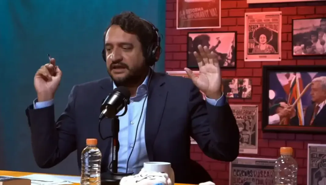 El hijo del expresidente busca postularse como diputado federal en Tabasco.